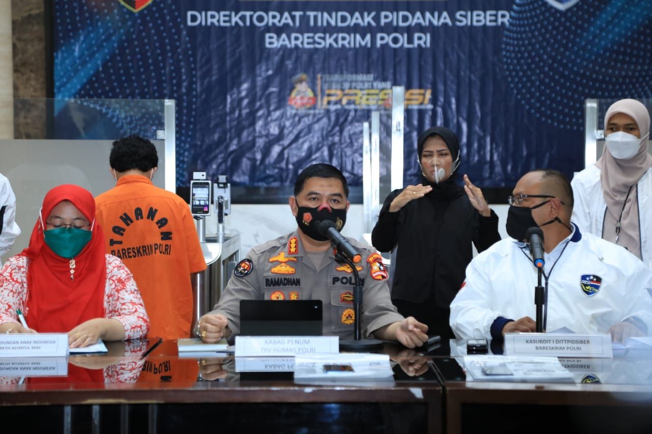podiumnews.com-Polri Ungkap Predator Seks Minta Video Porno Bocah Pemain Game Free Fire 